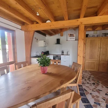 Les B Hébergement de vacances Loubressac
